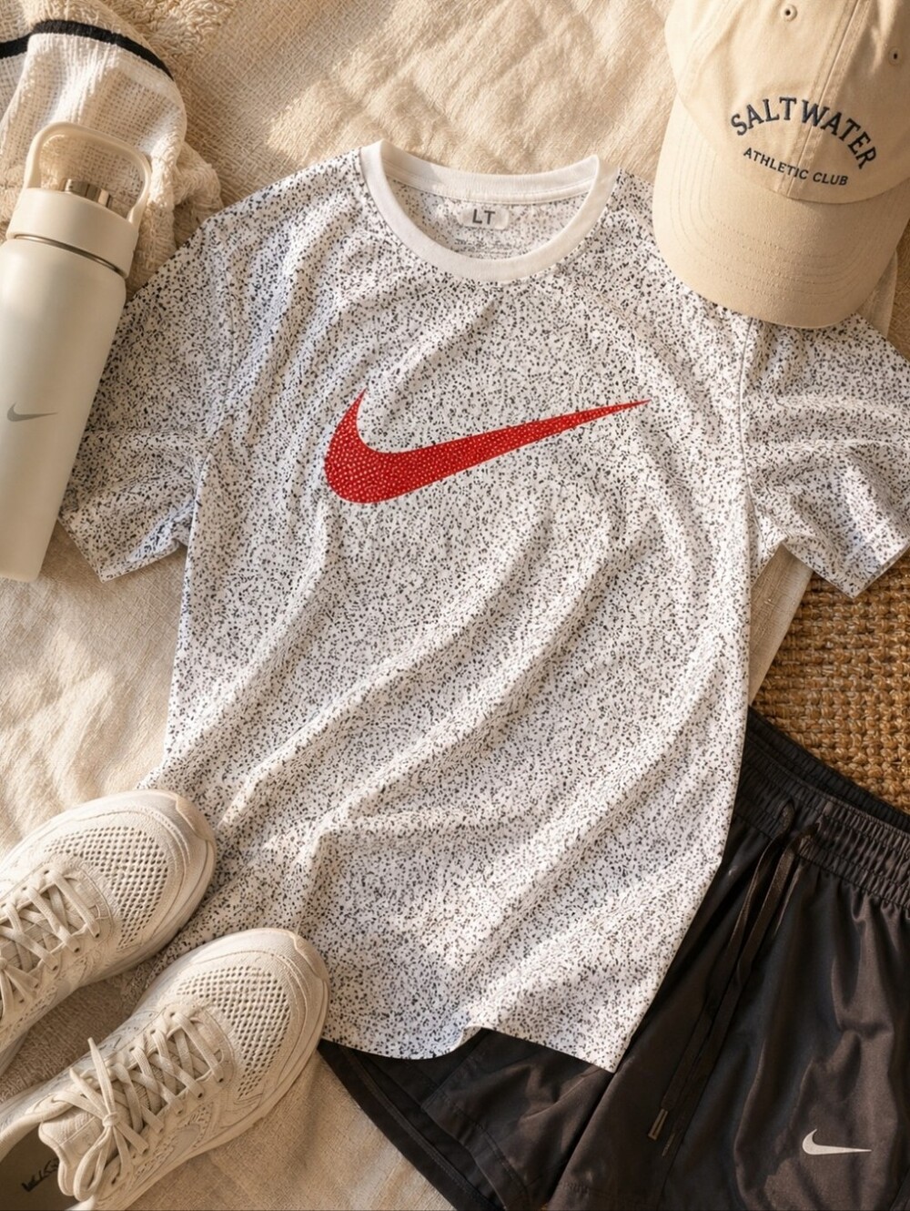 Nike White Dri-FIT Short Sleeve Tee - M